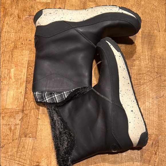 Chaco Boots - Picture 4 of 5